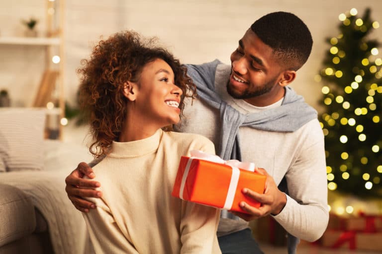 cadeau de Noël couple homme femme sapin idées