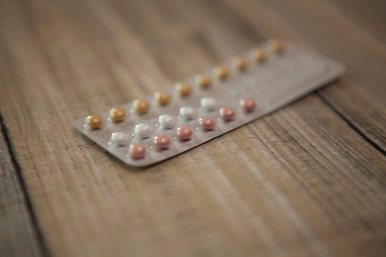 pilule contraceptive saigner sous pilule