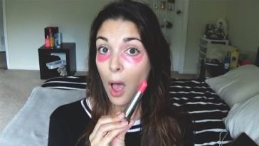 cacher ses cernes rouge à lèvres astuce maquillage