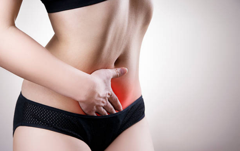 endométriose symptômes douleurs ventre femme