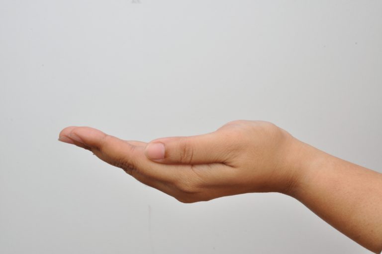 arrêter de se ronger les ongles astuces
