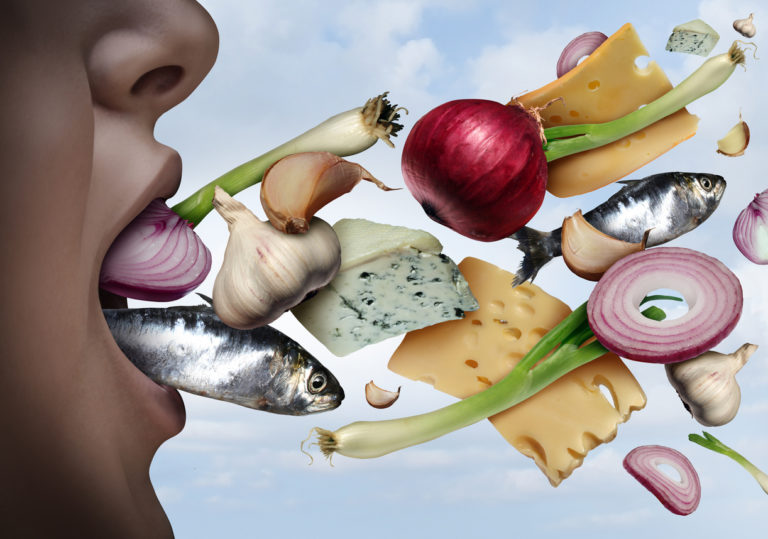 mauvaise haleine bouche aliments femme halitose
