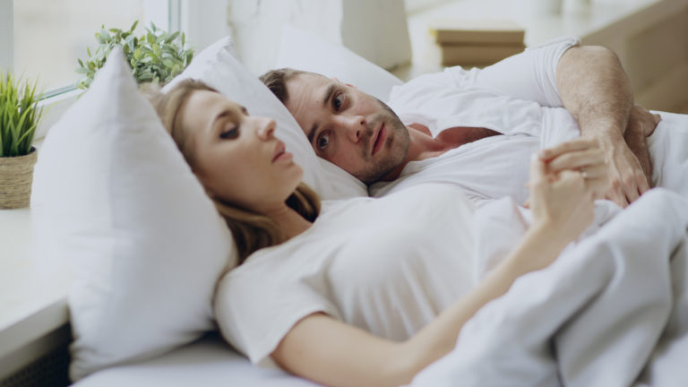 couple lit sexe dispute problème homme femme