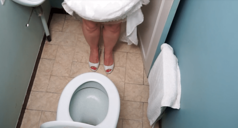 aller aux toilettes en robe de mariée astuce