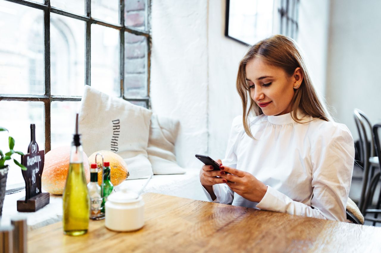 Shapr application working girl