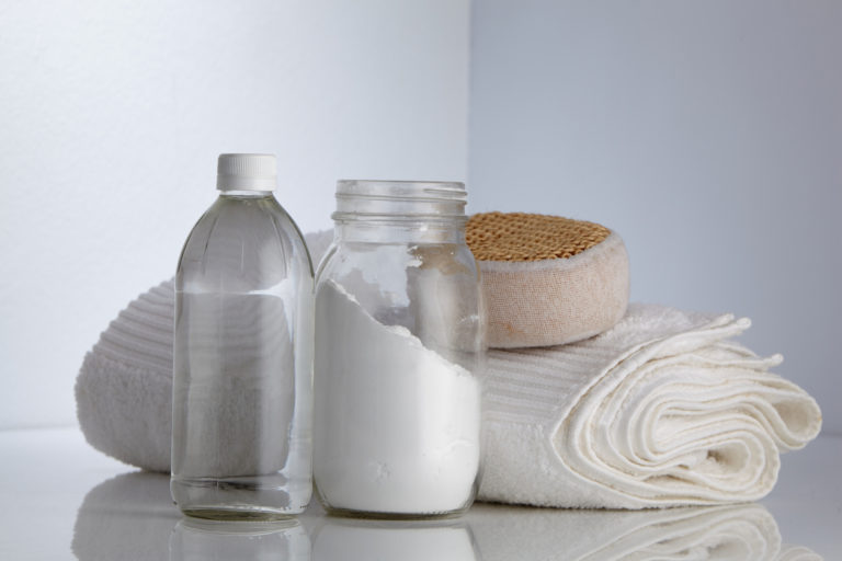 vinaigre blanc bicarbonate lessive vêtements nettoyer zéro déchet nature