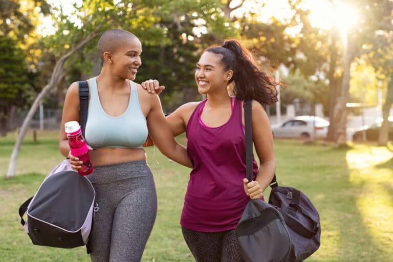 femmes motiver course amies faire du sport