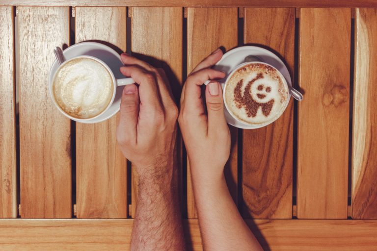 entente en couple café femme homme