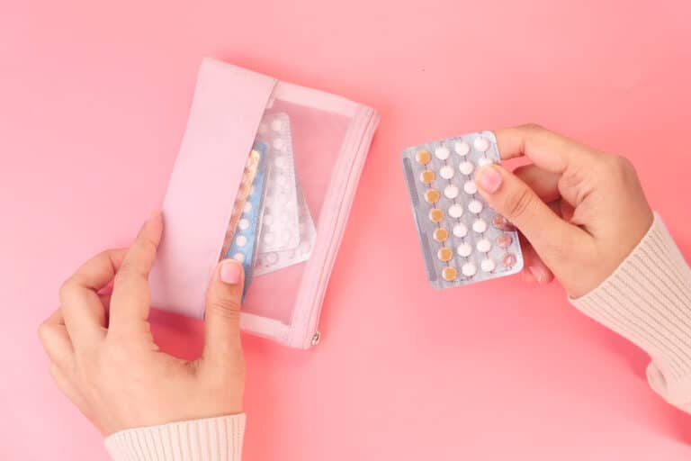 pilule contraceptive femme contraception pochette