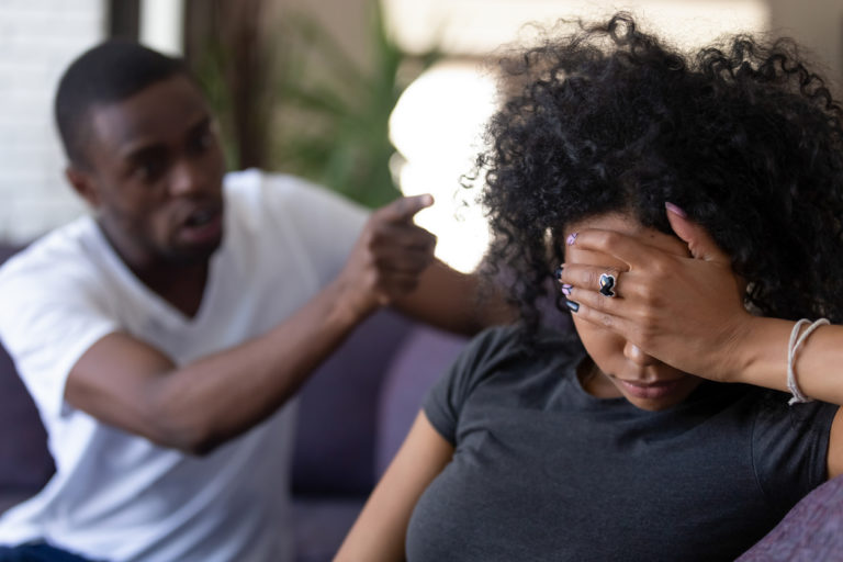 couple black prises de tête dispute engueuler engueulade fatigue