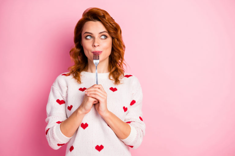 fringale faim manger femme fourchette régime