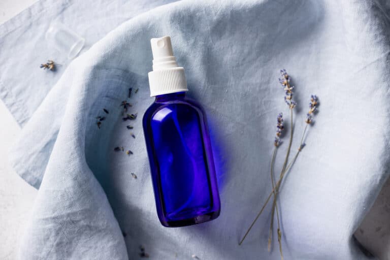 eau florale spray vaporisateur lavande bouteille brume oreiller recette maison dormir