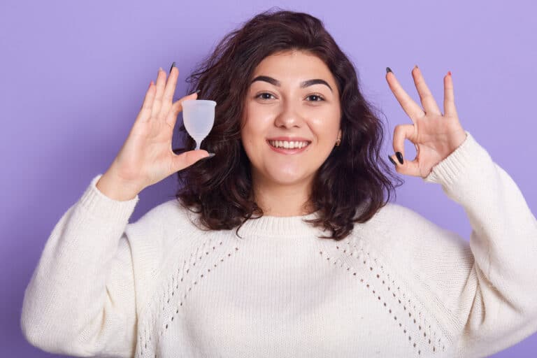 femme cup test coupe menstruelle protection hygiénique féminine écolo