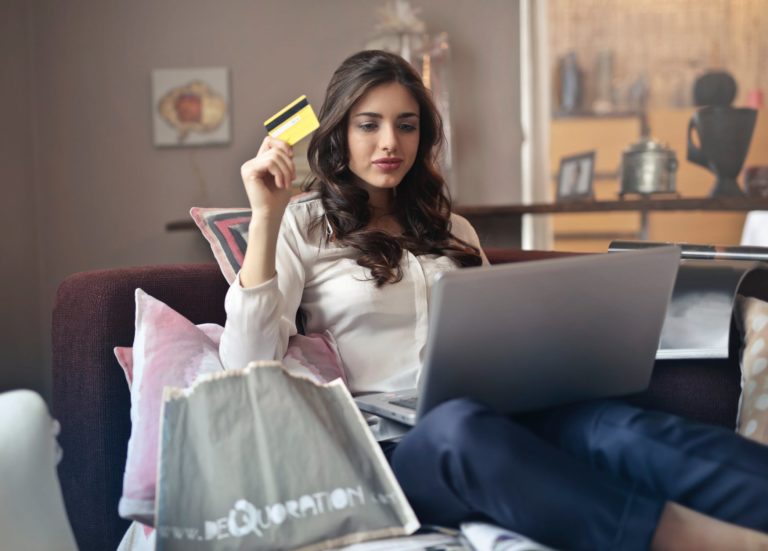 fièvre acheteuse carte de crédit PC acheter shopping en ligne
