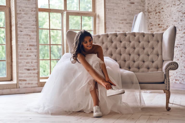 mariage robe de mariée préparatifs femme chaussures baskets