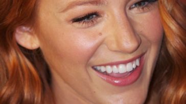 sourire Blake Lively sourcils morphologie visage