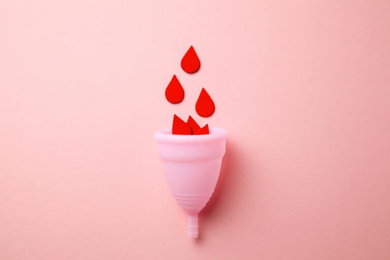 coupe menstruelle silicone naturelle cup sang flux fuite gouttes
