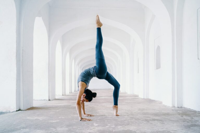 yoga femme posture position sport gym