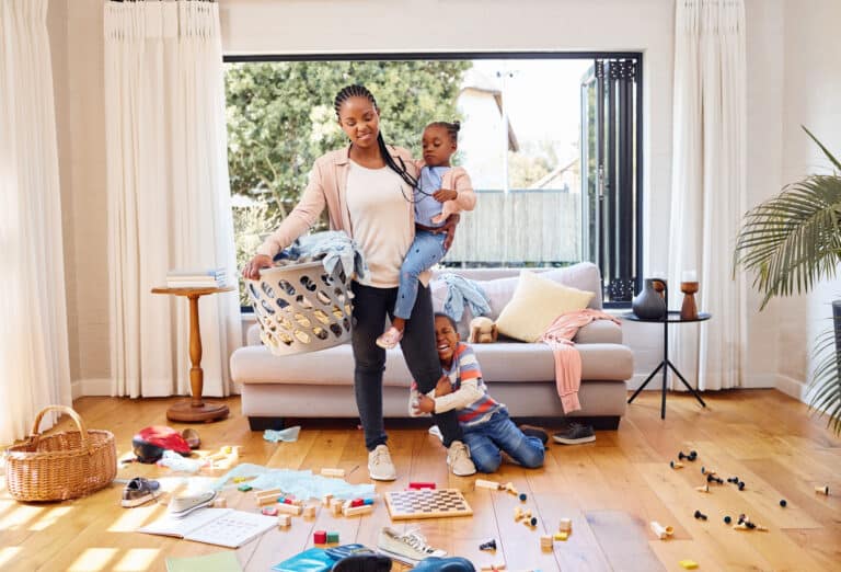 maman enfants mère débordée famille bazar ranger chambre maternité vérités cachées
