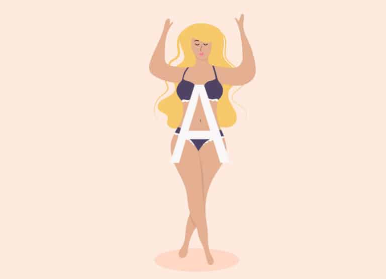 femme blonde morphologie en A silhouette poire maillot corps