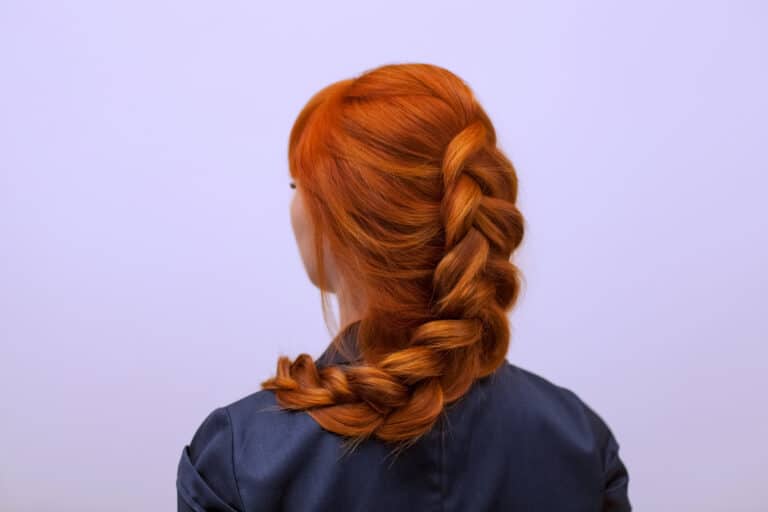 femme rousse cheveux coiffure tresse fishbraid coiffure coiffeur