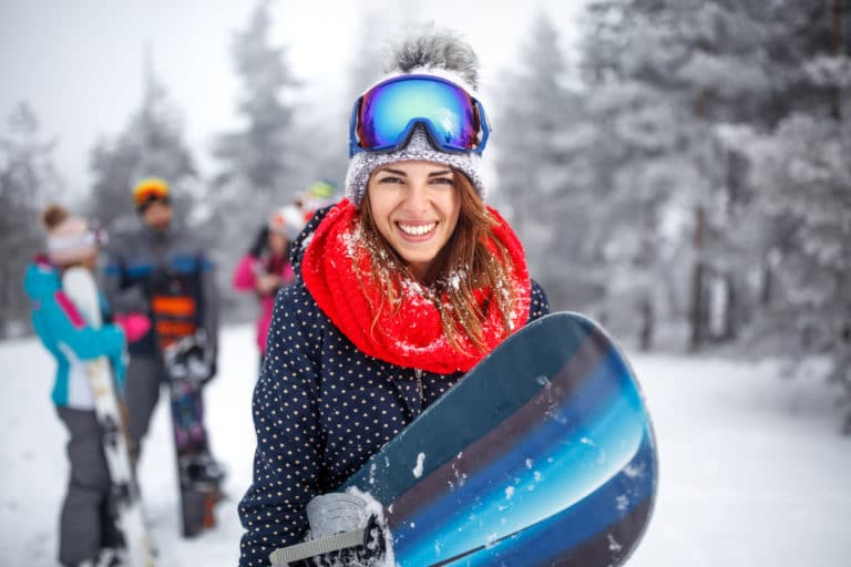 skieuse snowboard ski femme neige Colorado stations sports hiver