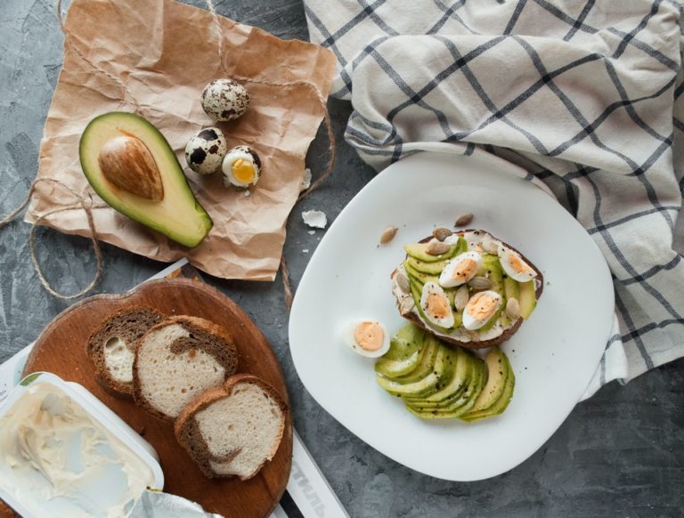 assiette plat régime cétogène avocat