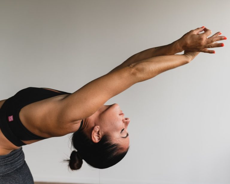yoga femme posture peau