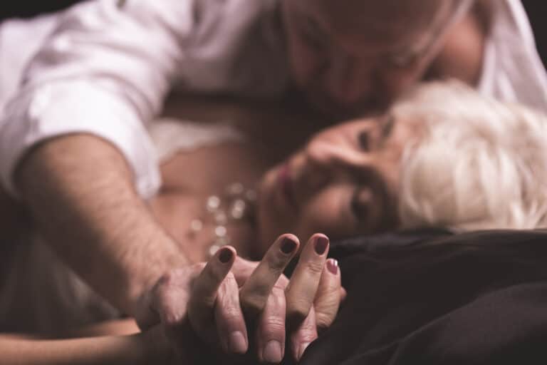 libido femme couple âge mur lit sexe