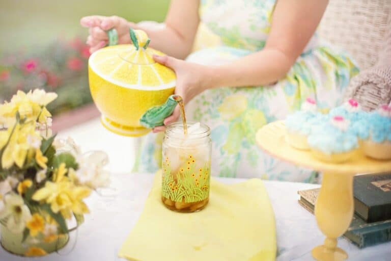 thé glacé boisson fraiche ete boire jardin théière anglaise