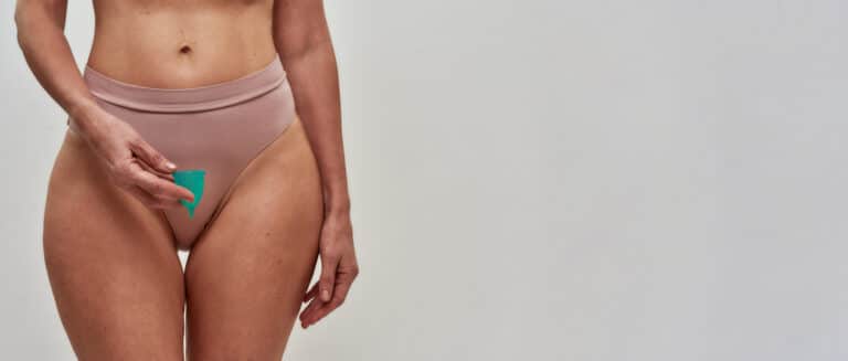 femme choisir culottes de règles menstruelle coupe cup