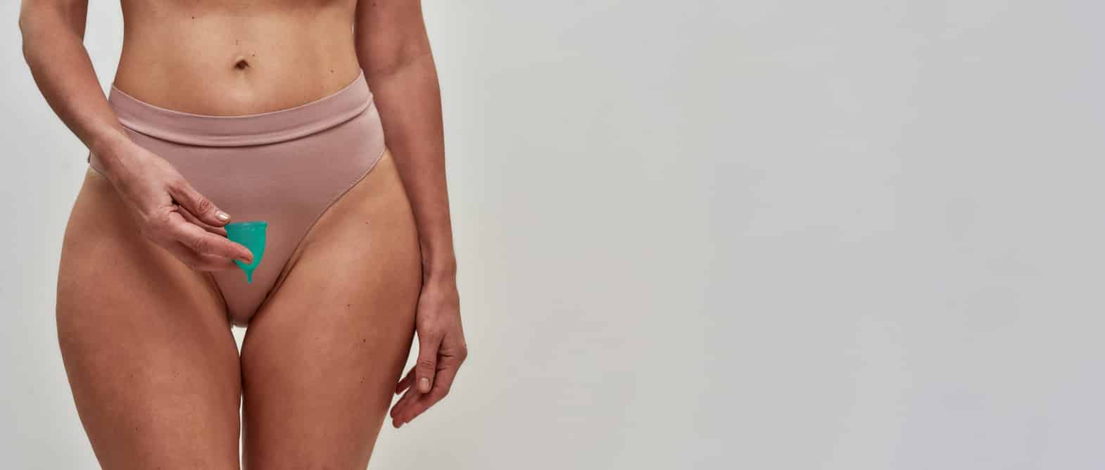 femme choisir culottes de règles menstruelle coupe cup