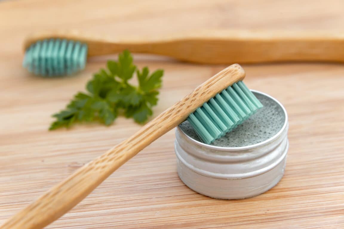 Recette de dentifrice naturel : 3 formules maison faciles et rapides