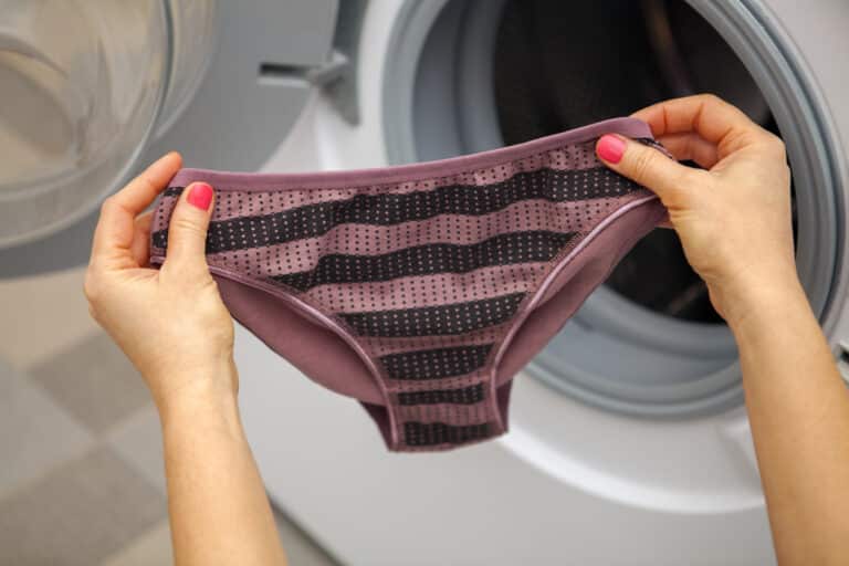 culotte menstruelle lavage machine laver nettoyer sang règles