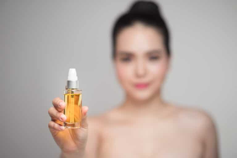 huiles végétales bienfaits peau santé femme flacon verre huile