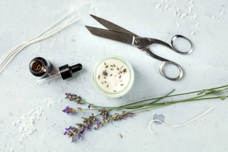 fabriquer bougie maison ciseaux matériel DIY atelier