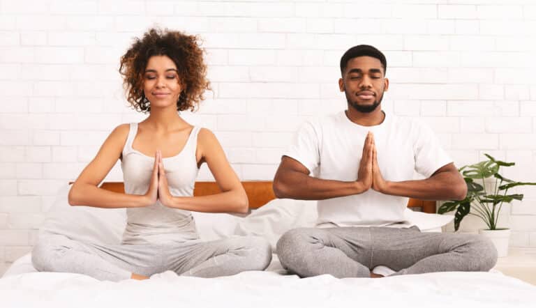 yoga tantra tantrique pratique lit couple zen