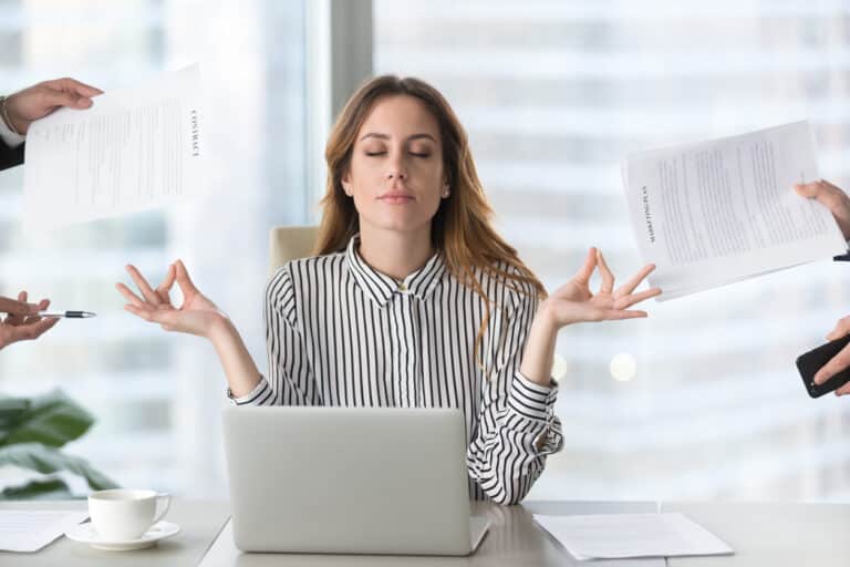 zen travail Pc ordinateur femme stress boulot bureau