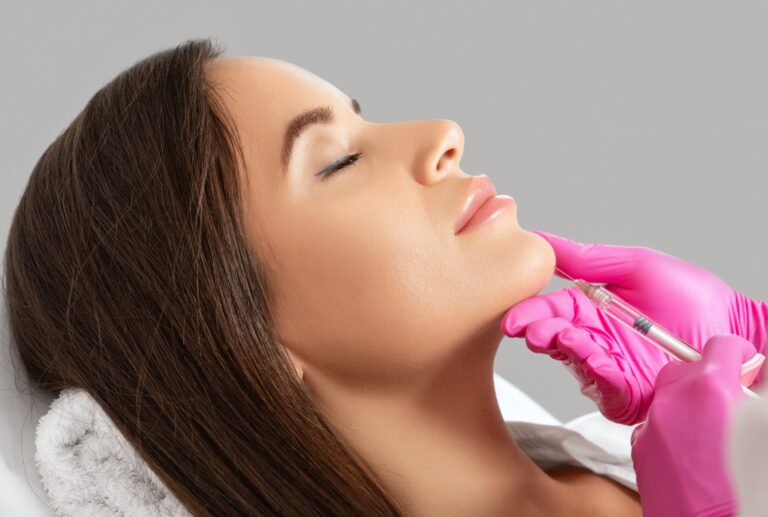 femme injection acide beauté peau