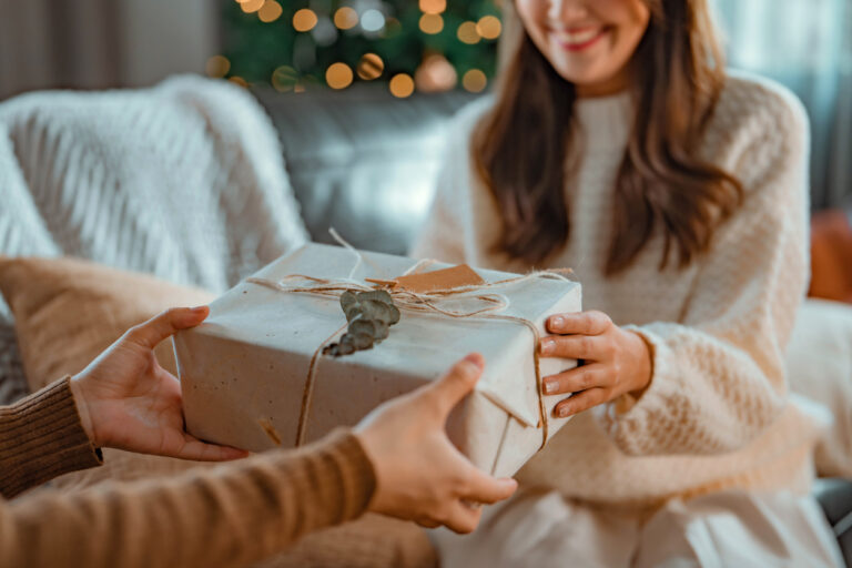 cadeau femme surprise Noël offrir