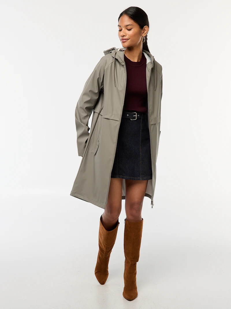 Au chaud sans sacrifier le style : tout ce qui fait le charme de ce manteau d'hiver