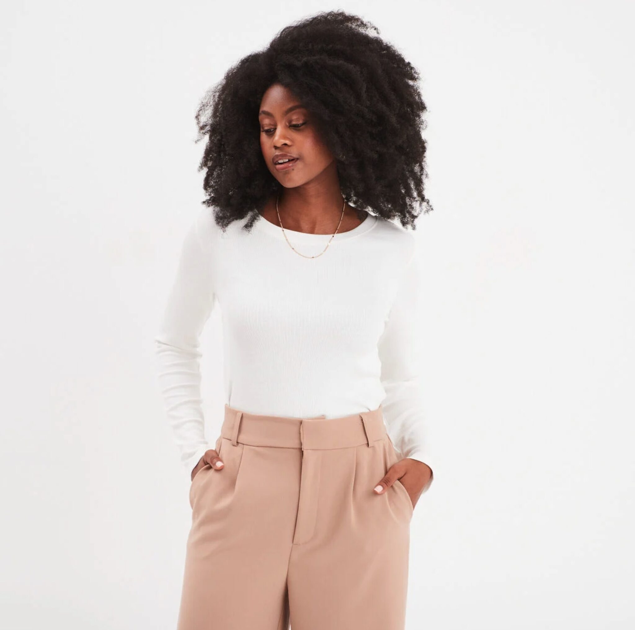 5 façons de twister son top basique pour des looks qui font la différence