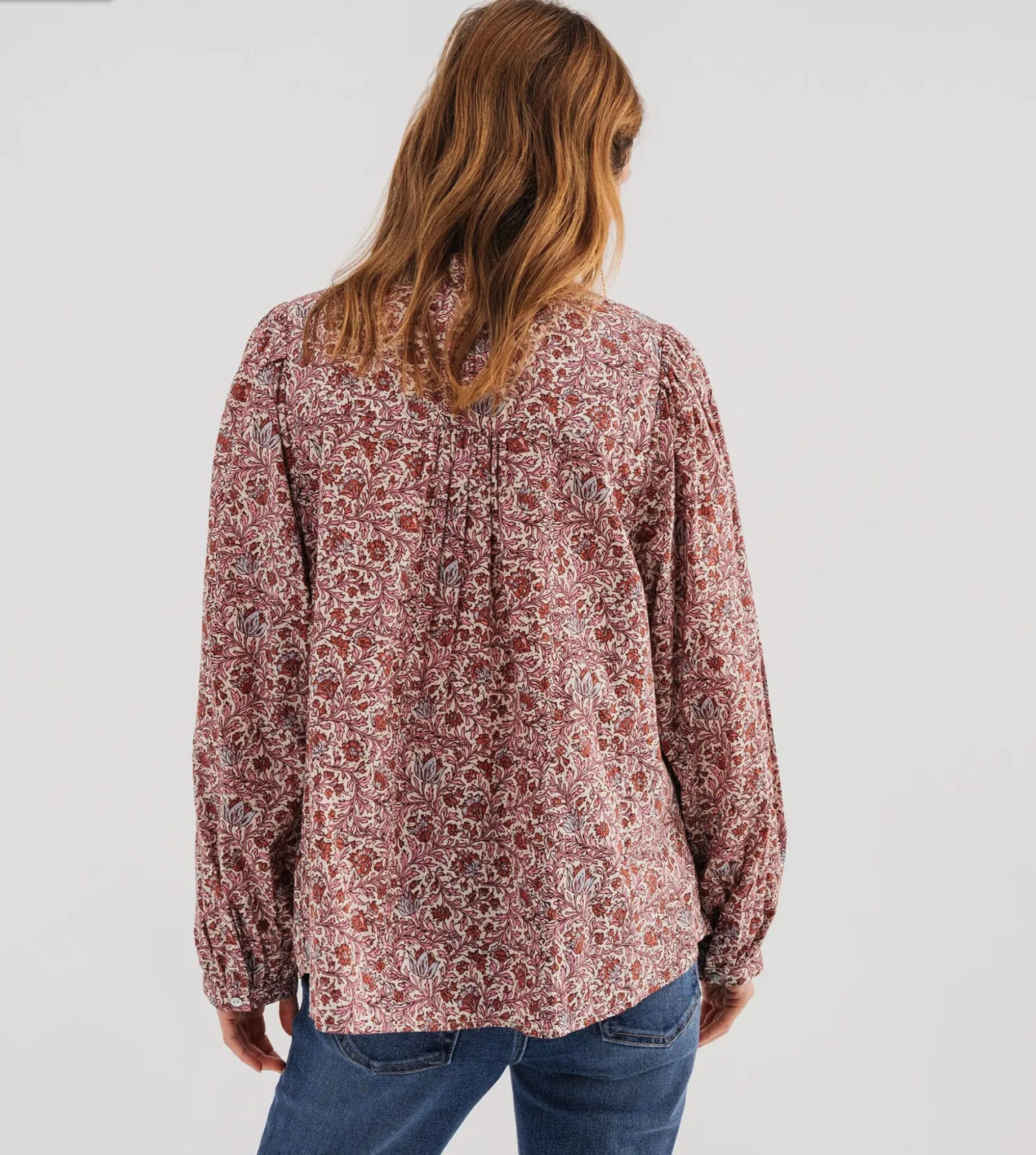 Un sans-faute stylistique qui redéfinit le shopping intelligent